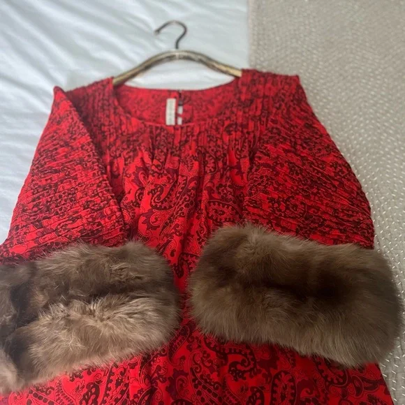 Vintage 1960’s Geoffrey Beene gown with mink cuffs - Picture 11 of 14